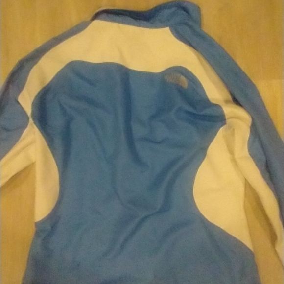 Light weight jacket by North face - Picture 5 of 7